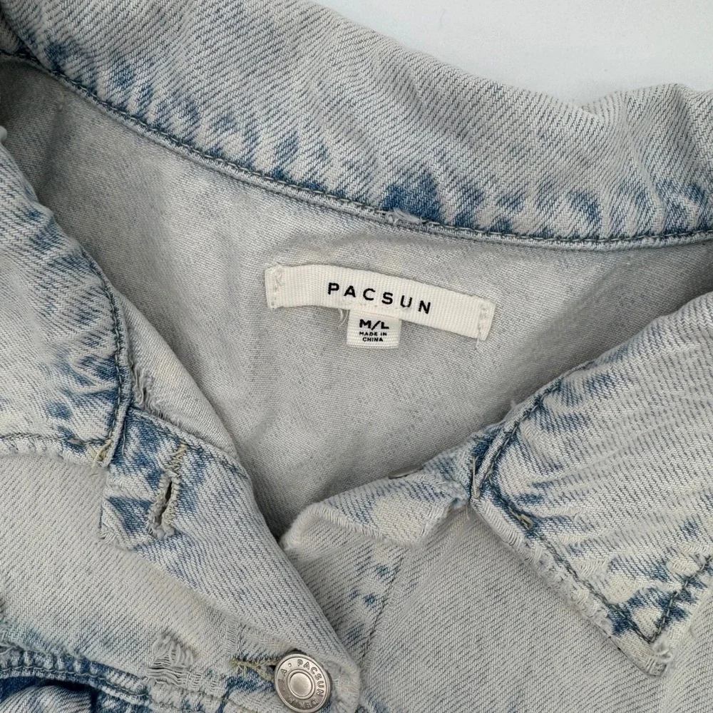 PacSun Womens Light Wash Distressed Cropped Denim Jacket Blue Size‎ M/L